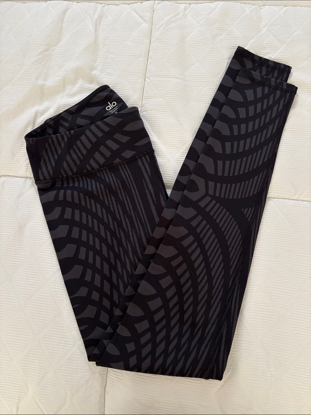 ALO Yoga Black Geometric-Print Leggings